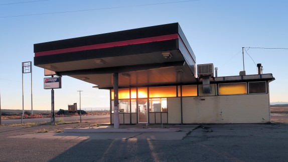 Disused Gas Station Utah Desert  Nic Oatridge 2019